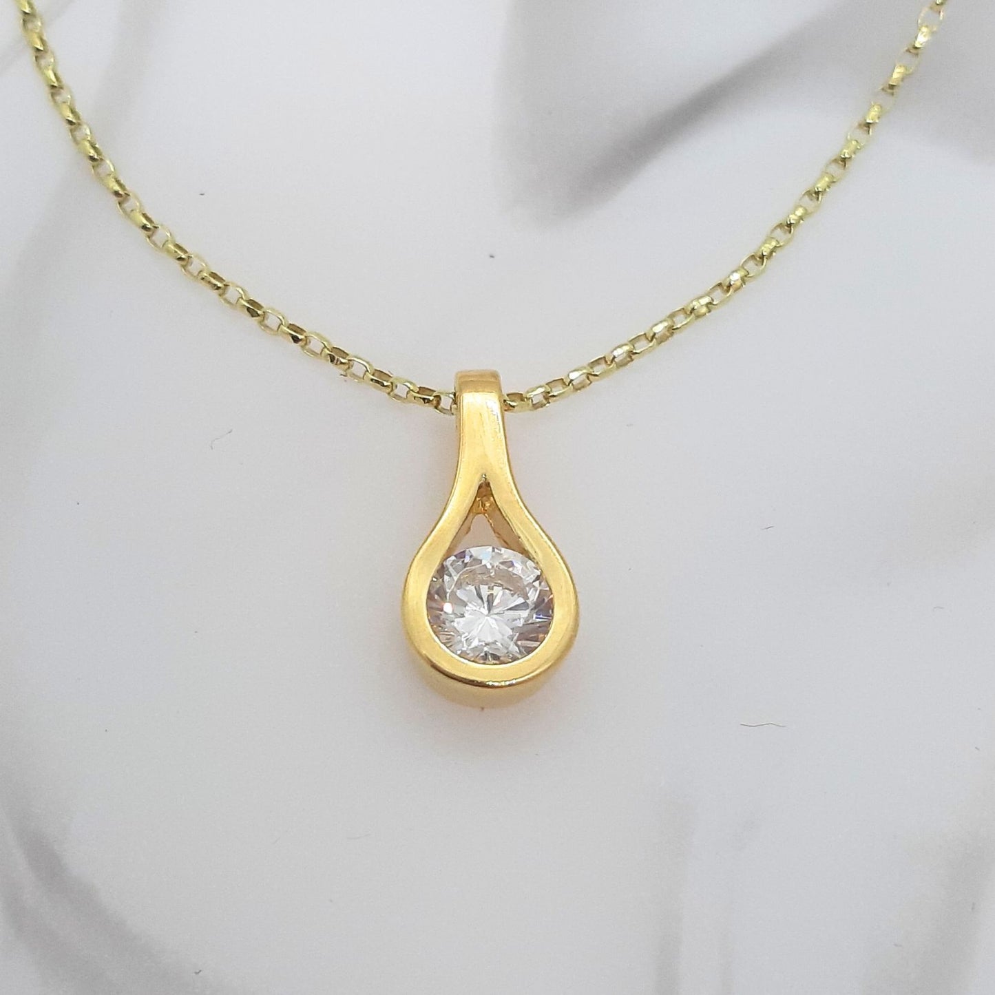9ct CZ Pendant