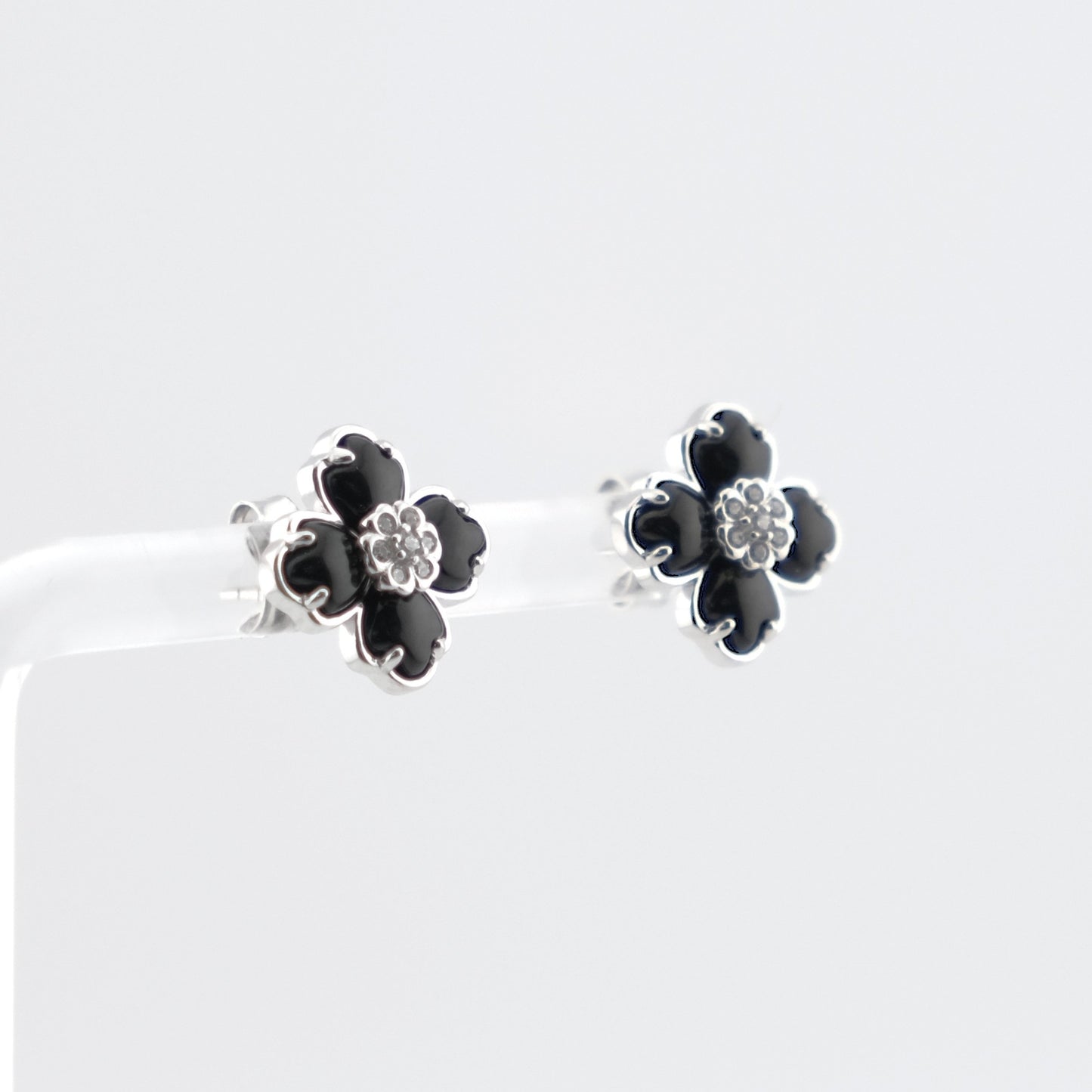 Flower Stud Black Onyx