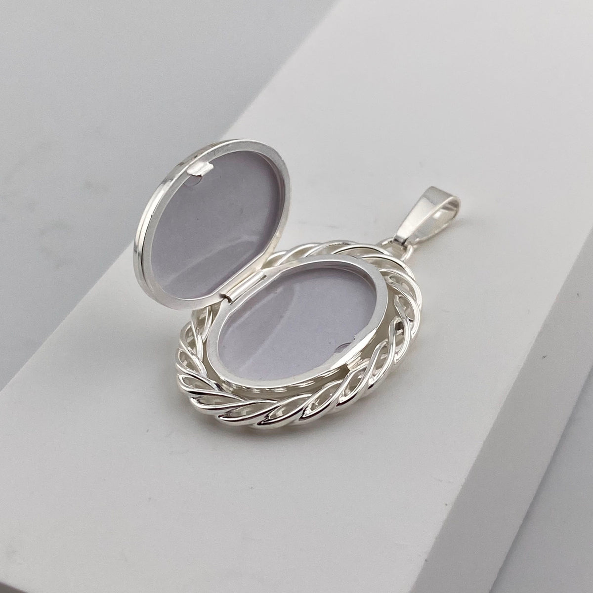 25mm Oval Locket