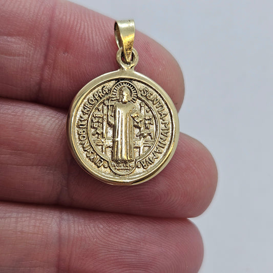 9ct St Benedict (Students, Farmers)