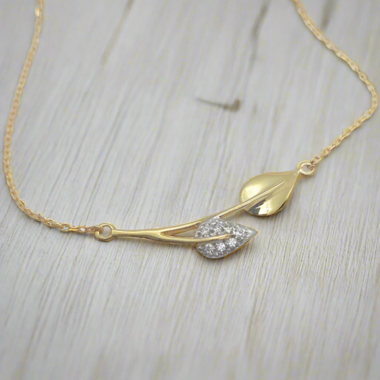 9ct Petals Necklace