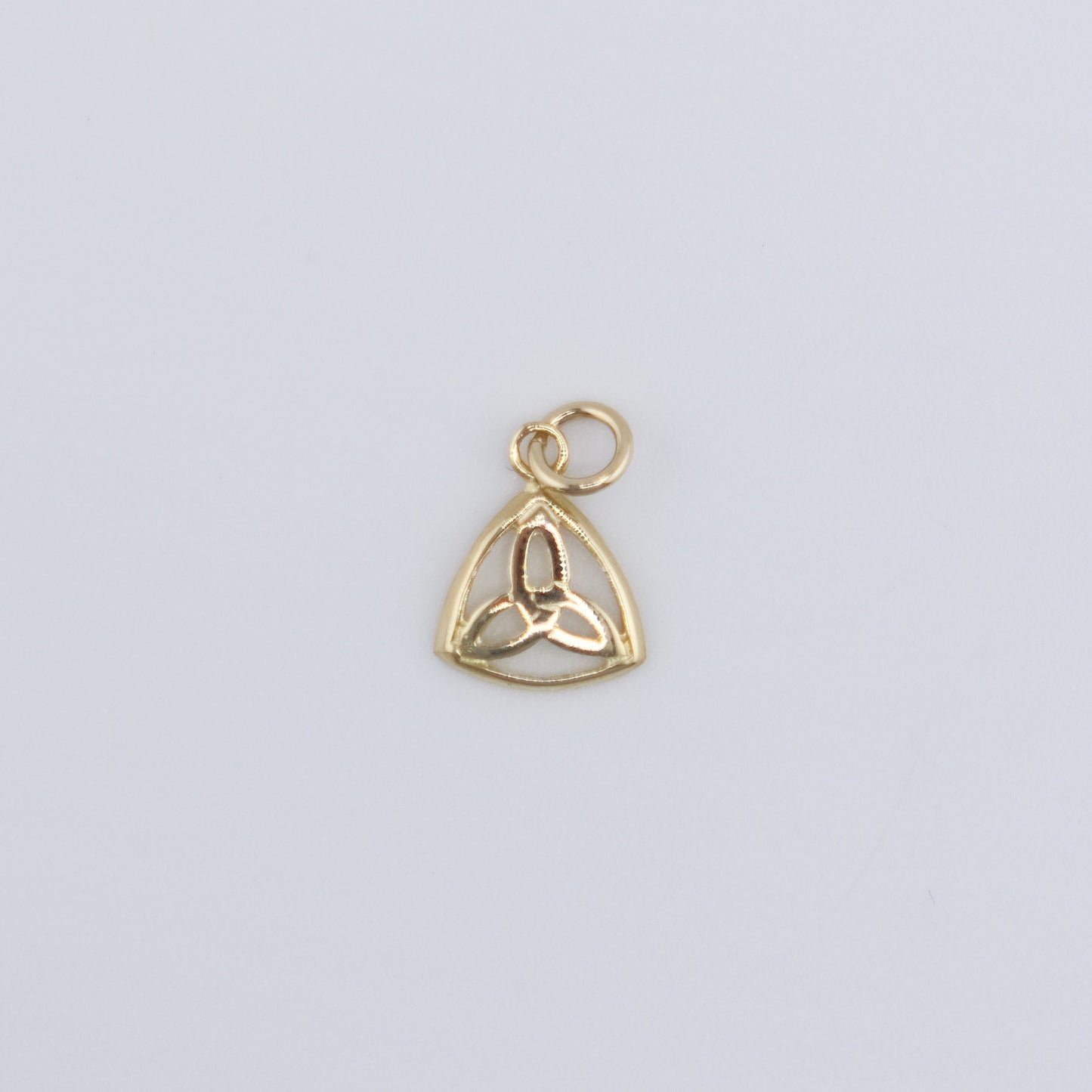 9ct Trinity Surround