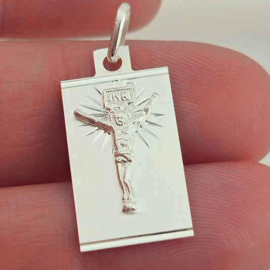 18mm Crucifix Disc