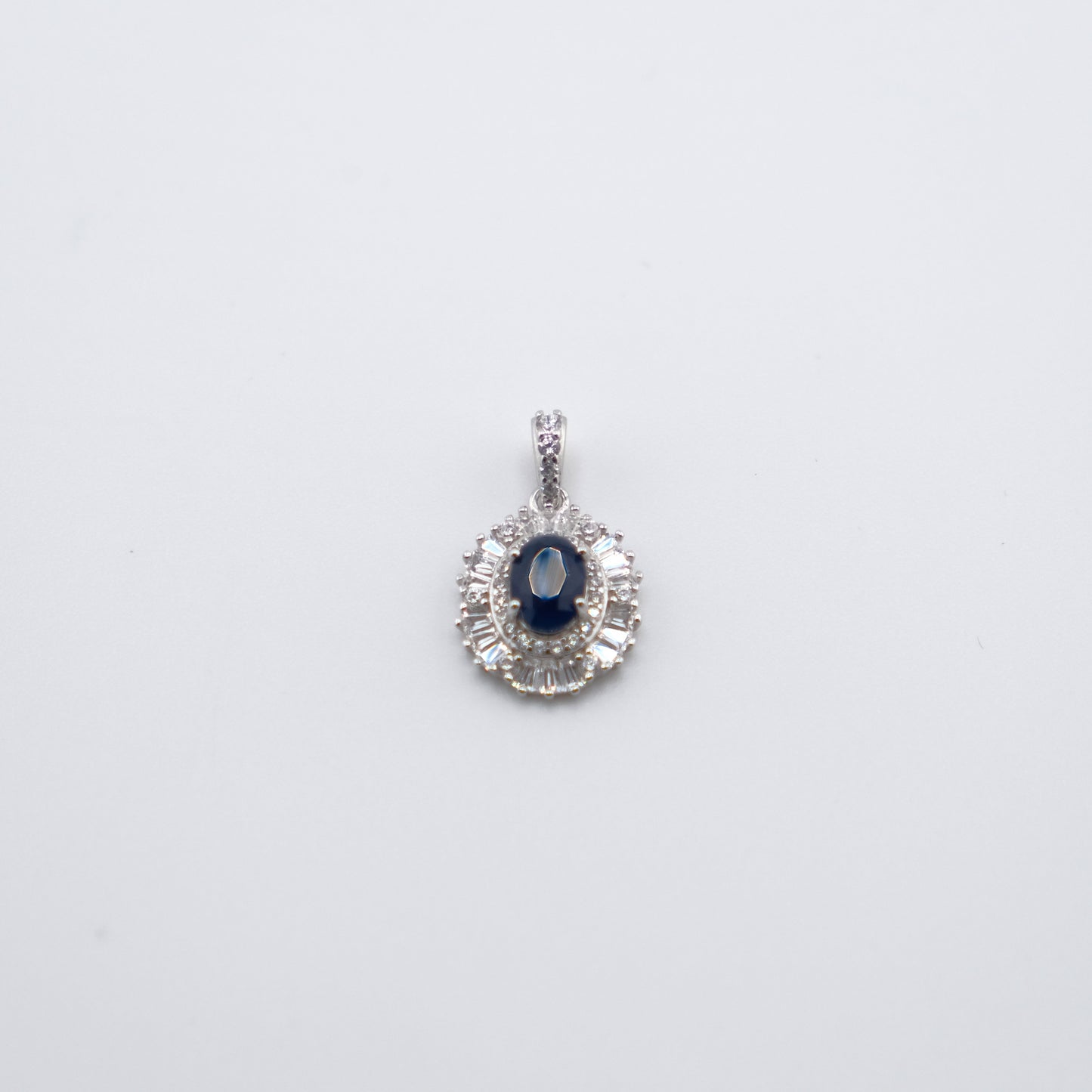 Oval Pendant Sapphire