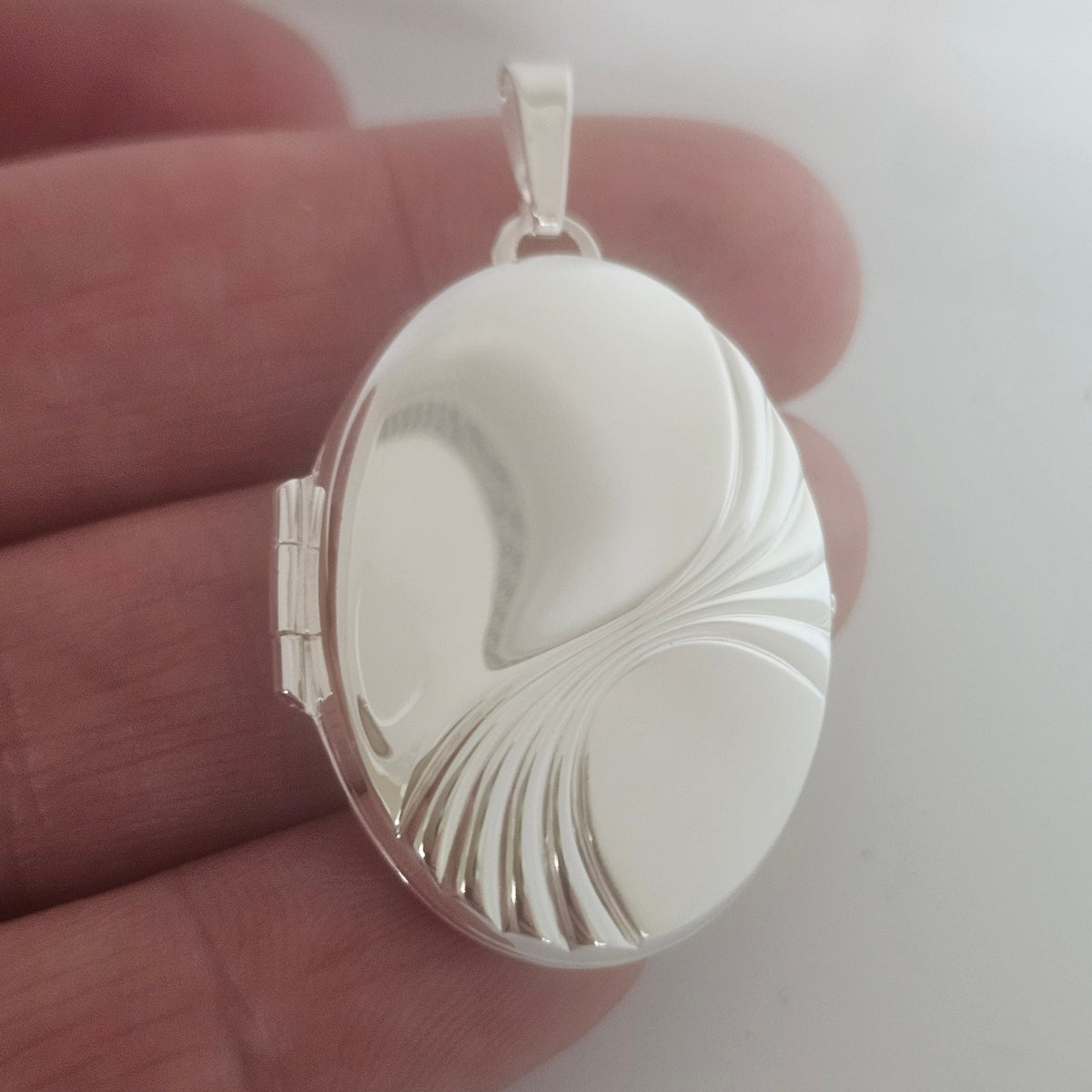 31mm Oval