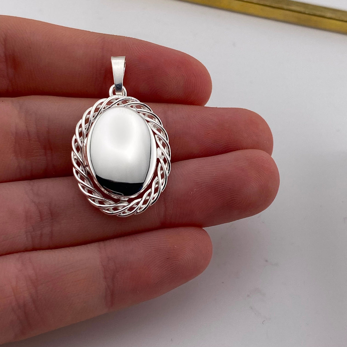 25mm Oval Locket