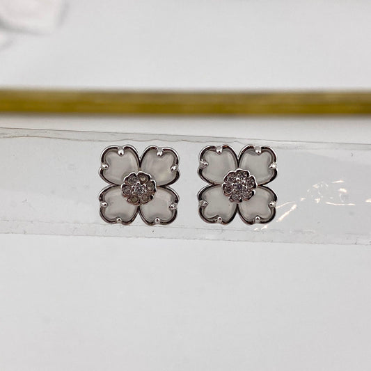 Flower Stud White