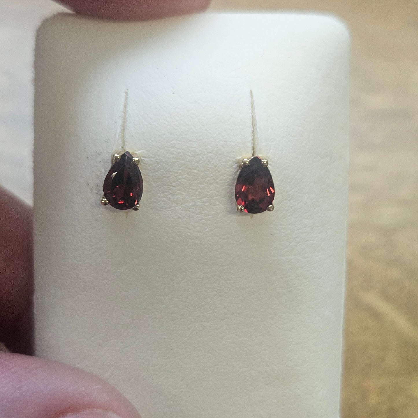 9ct Pear Shape Stud - Garnet