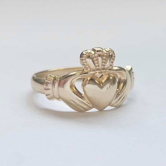 9ct Ladies Claddagh Ring