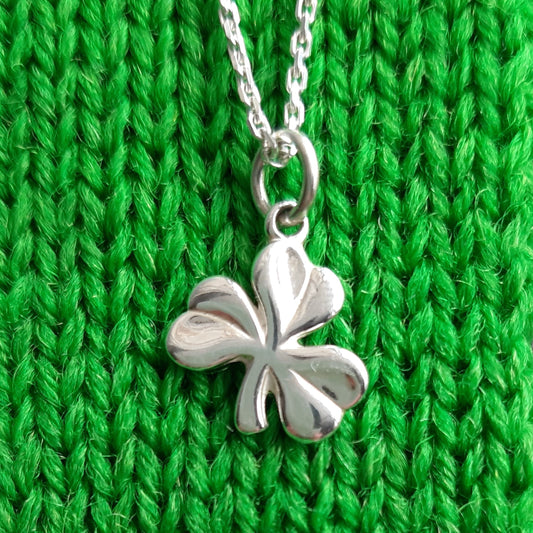 Small Wavy Shamrock