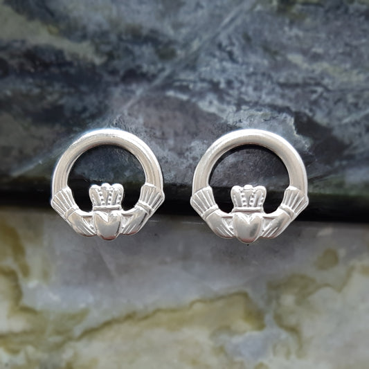 Med Claddagh Studs